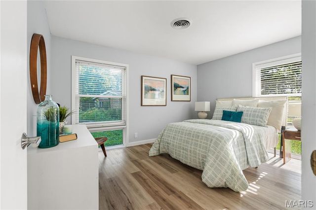 2 Sunswept Drive, St Louis, MO 63141