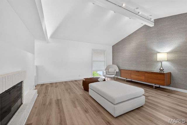 2 Sunswept Drive, St Louis, MO 63141