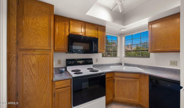 5950 N 78TH Street 242, Scottsdale, AZ 85250