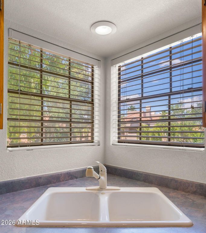 Image 12 of property listing at 5950 N 78TH Street 242, Scottsdale, AZ 85250