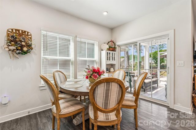 5042 Summer Surprise Lane, Charlotte, NC 28215