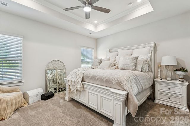 5042 Summer Surprise Lane, Charlotte, NC 28215