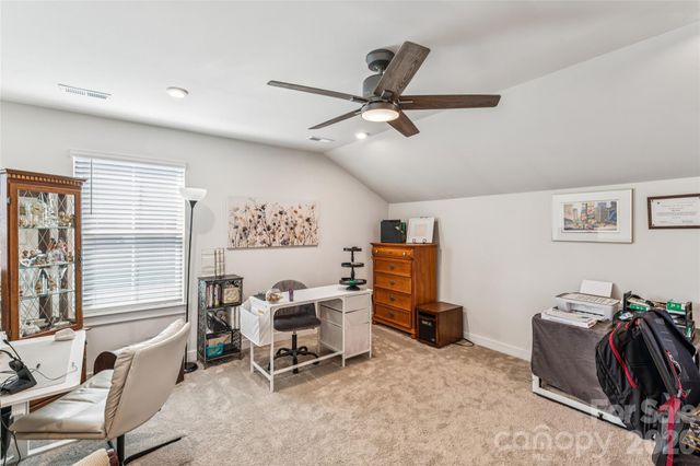 5042 Summer Surprise Lane, Charlotte, NC 28215