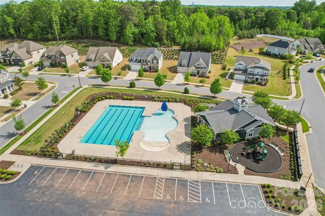 5042 Summer Surprise Lane, Charlotte, NC 28215