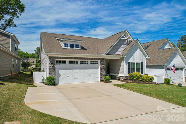 5042 Summer Surprise Lane, Charlotte, NC 28215