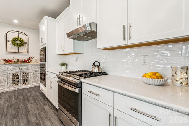 5042 Summer Surprise Lane, Charlotte, NC 28215
