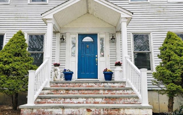 6 Cedar Avenue, Locust Valley, NY 11560