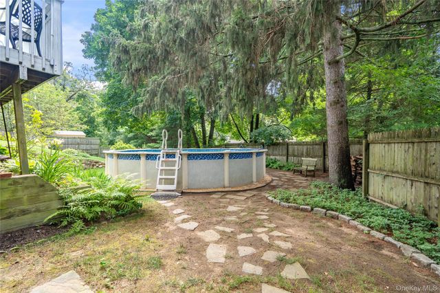 6 Cedar Avenue, Locust Valley, NY 11560