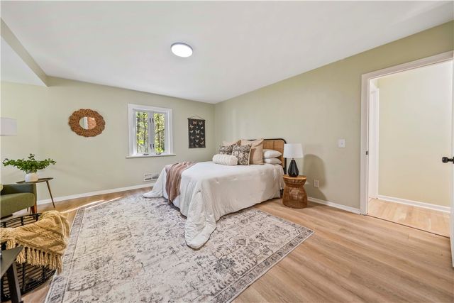 321 Eaglehead Road, Perinton, NY 14445