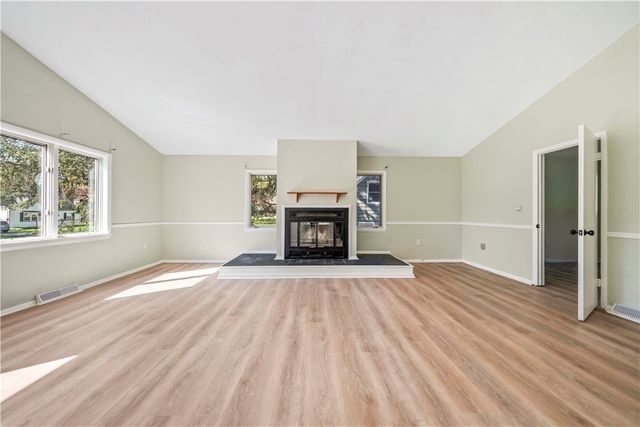 321 Eaglehead Road, Perinton, NY 14445