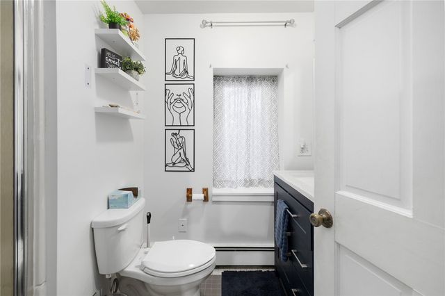 29 Sherwood Road, Middletown, RI 02842