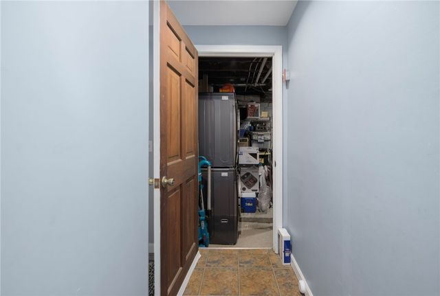 29 Sherwood Road, Middletown, RI 02842