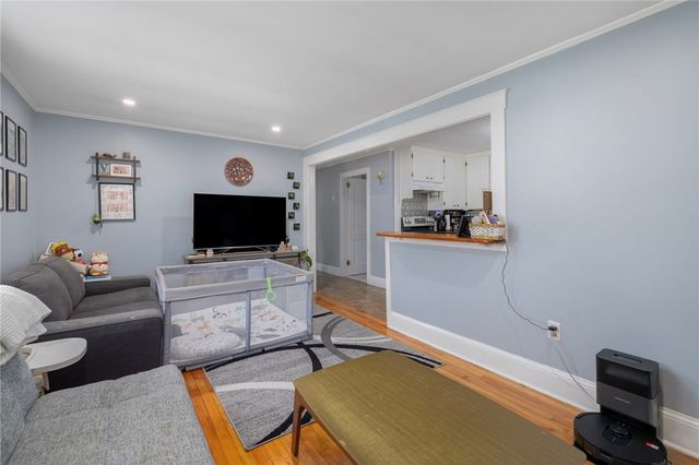 29 Sherwood Road, Middletown, RI 02842