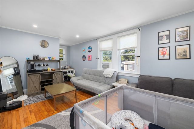 29 Sherwood Road, Middletown, RI 02842