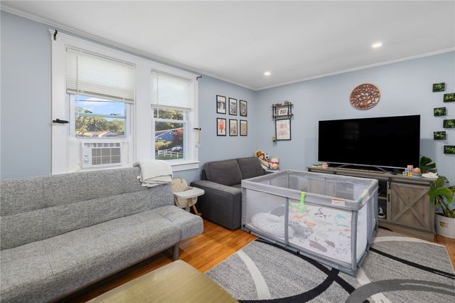 29 Sherwood Road, Middletown, RI 02842