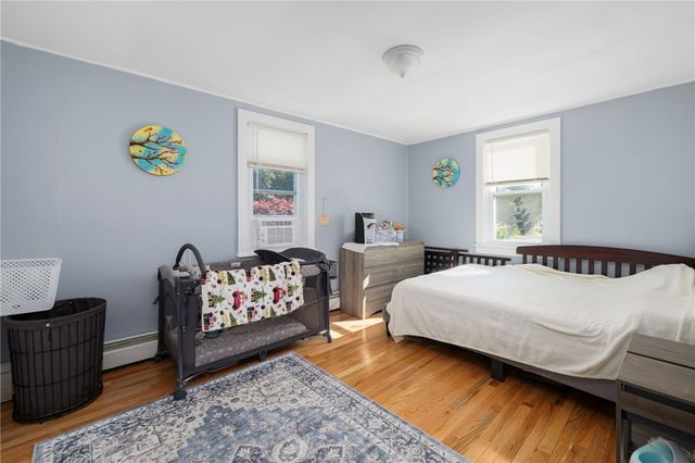29 Sherwood Road, Middletown, RI 02842