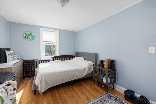 29 Sherwood Road, Middletown, RI 02842