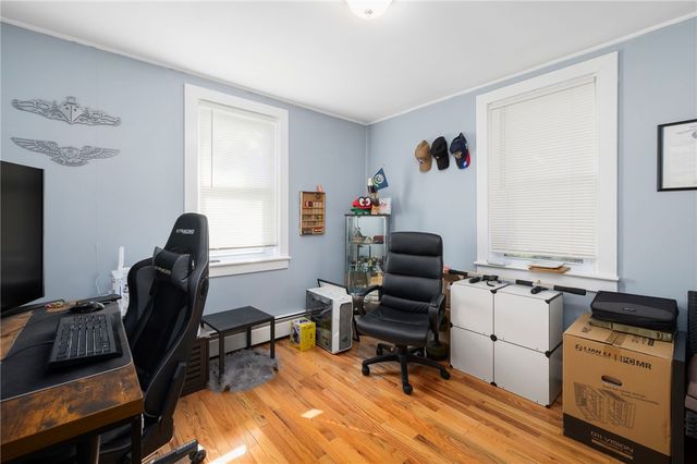 29 Sherwood Road, Middletown, RI 02842