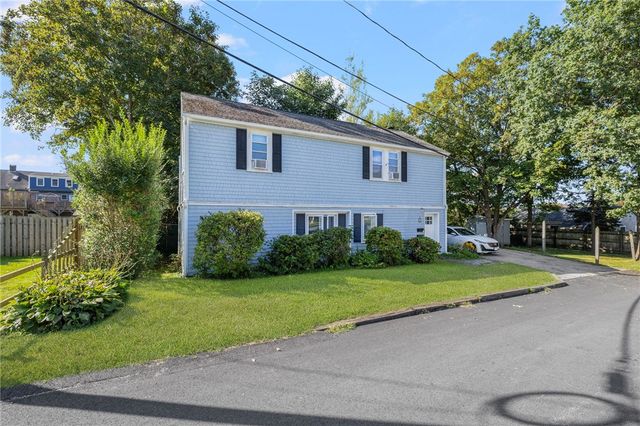 29 Sherwood Road, Middletown, RI 02842