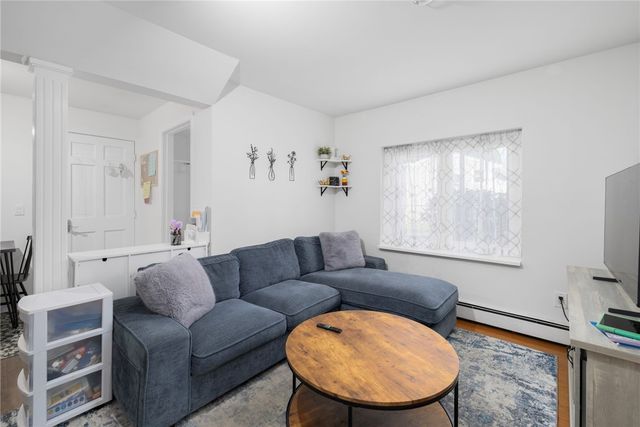 29 Sherwood Road, Middletown, RI 02842