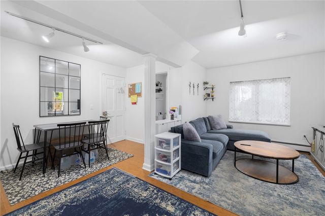 29 Sherwood Road, Middletown, RI 02842
