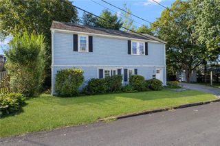 29 Sherwood Road, Middletown, RI 02842