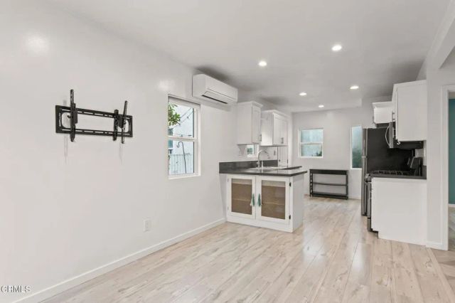 1047 E Brenner Place, Long Beach, CA 90813