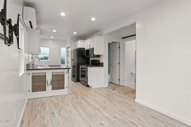 1047 E Brenner Place, Long Beach, CA 90813