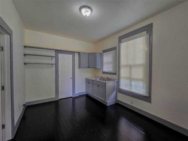 3615 Bell Street B, Houston, TX 77003