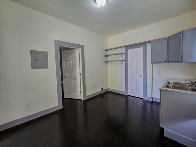 3615 Bell Street B, Houston, TX 77003