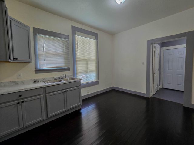 3615 Bell Street B, Houston, TX 77003