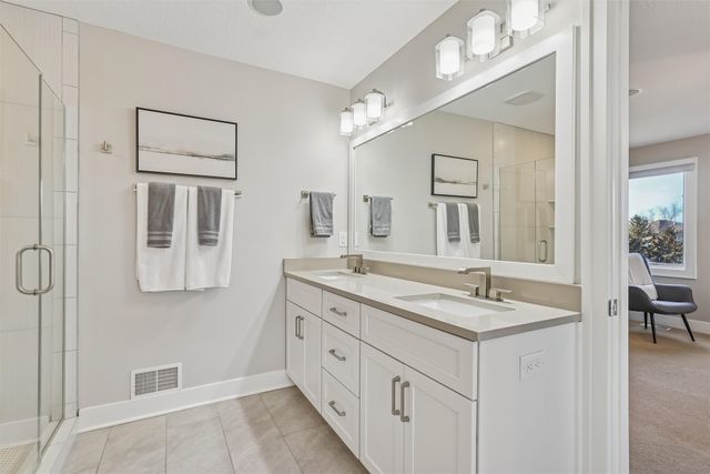 16205 Boston Parkway, Clive, IA 50325