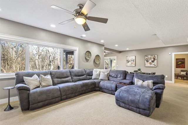 16205 Boston Parkway, Clive, IA 50325