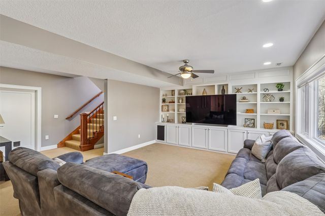 16205 Boston Parkway, Clive, IA 50325