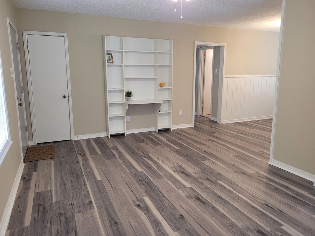 Image 2 of property listing at 2017 San Antonio Street, San Angelo, TX 76901