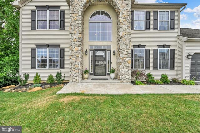 21 SHELLY DR, Sinking Spring, PA 19608
