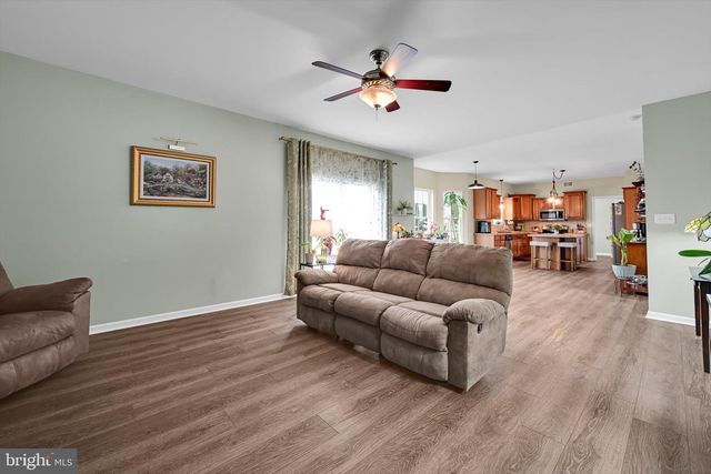21 SHELLY DR, Sinking Spring, PA 19608