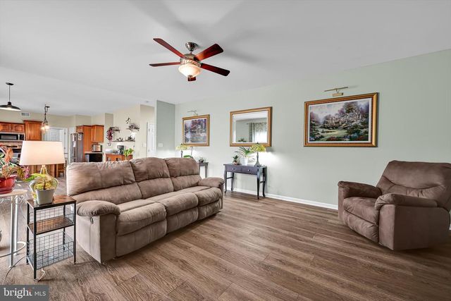 21 SHELLY DR, Sinking Spring, PA 19608