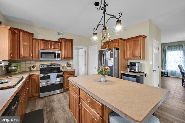 21 SHELLY DR, Sinking Spring, PA 19608