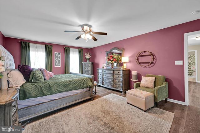 21 SHELLY DR, Sinking Spring, PA 19608