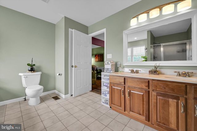 21 SHELLY DR, Sinking Spring, PA 19608