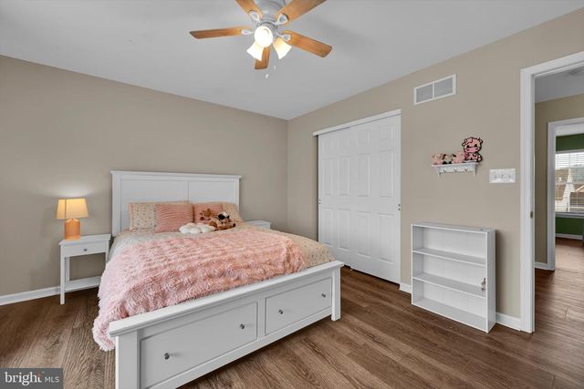 21 SHELLY DR, Sinking Spring, PA 19608