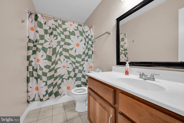 21 SHELLY DR, Sinking Spring, PA 19608