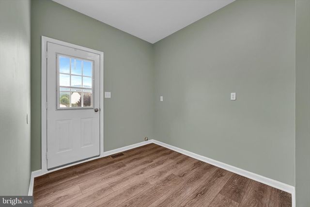 21 SHELLY DR, Sinking Spring, PA 19608