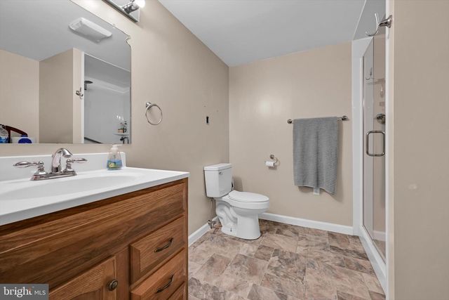 21 SHELLY DR, Sinking Spring, PA 19608