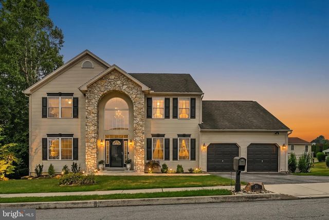 21 SHELLY DR, Sinking Spring, PA 19608