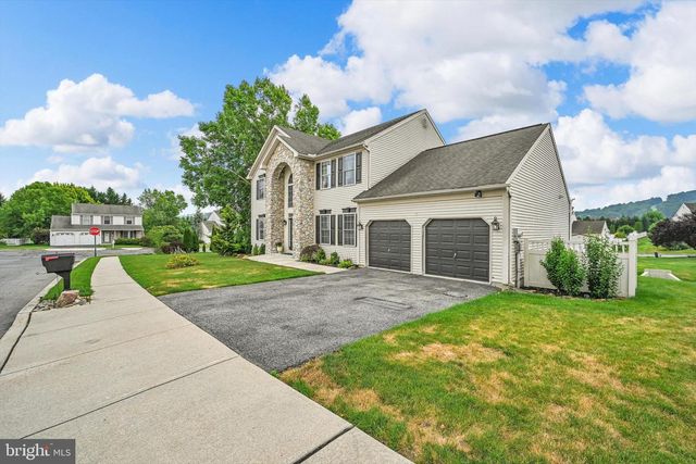 21 SHELLY DR, Sinking Spring, PA 19608