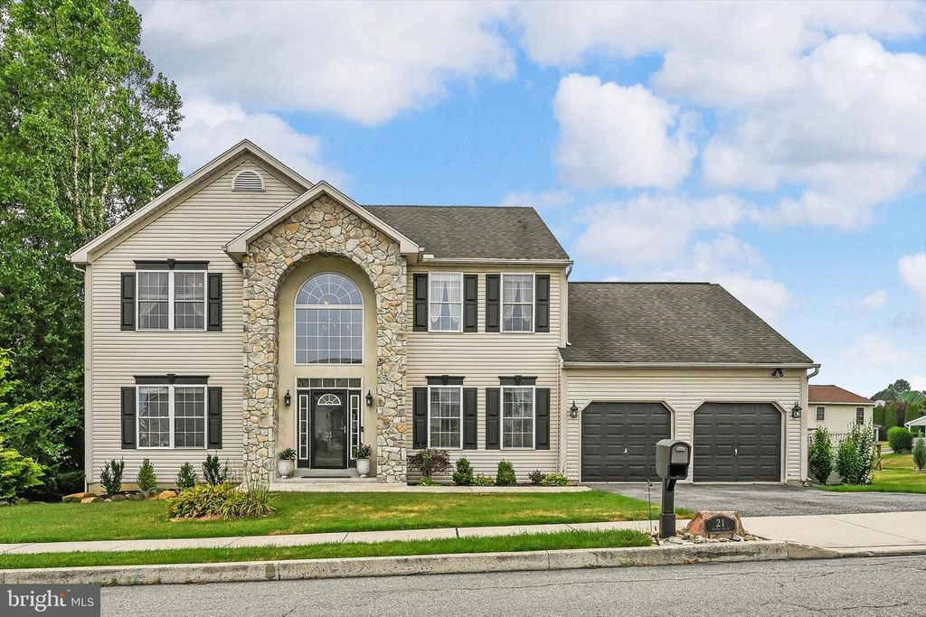 21 SHELLY DR, Sinking Spring, PA 19608