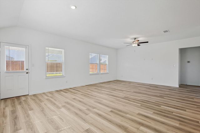 1725 Arroyo Road, Crandall, TX 75114