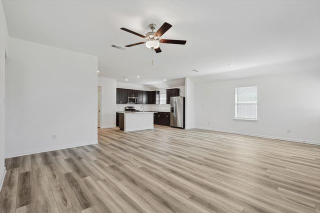 1725 Arroyo Road, Crandall, TX 75114
